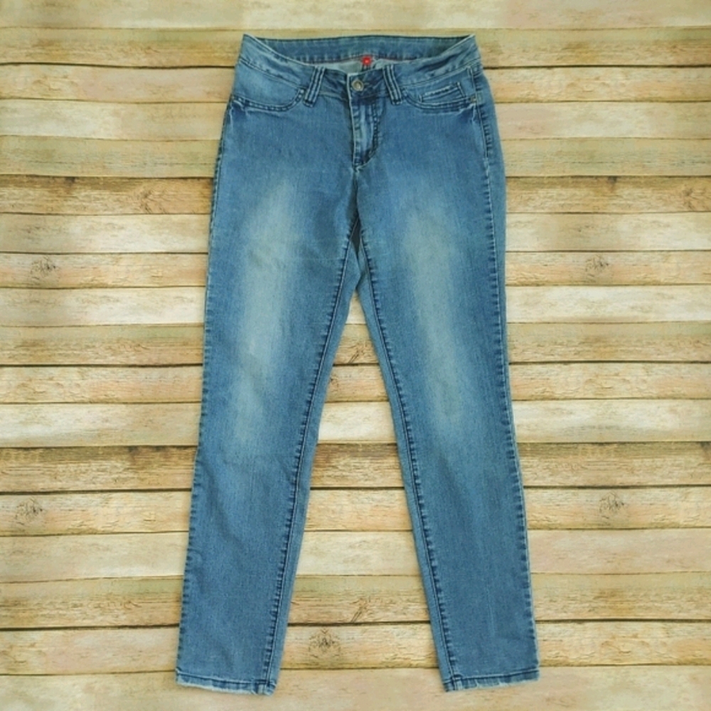 Elle Mid-Rise Skinny Jeans